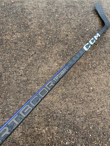 CCM Trigger 9 Pro Stock Hockey Stick Grip 90 Flex P90M Left 4016