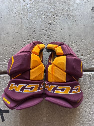 CCM D30 Gloves 14" Pro Stock (Used)