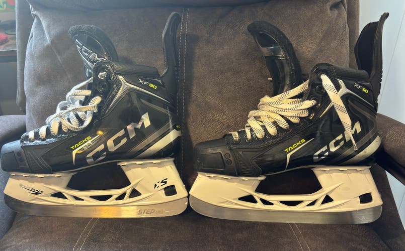 Black/Gray CCM Tacks XF Hockey Skates Regular Width 7 (Used)