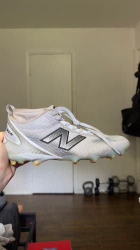White Men's Size M 11.0 (W 12.0) Adult New Balance Freeze Mid Top Turf Cleats (Used)