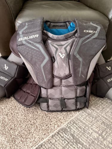 Small Bauer GSX Goalie Chest Protector (Used)
