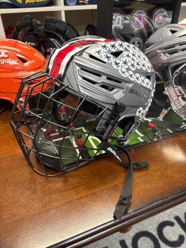 Ohio State Buckeyes Medium Bauer Re-Akt 150 Helmet Pro Stock - OSU - #17