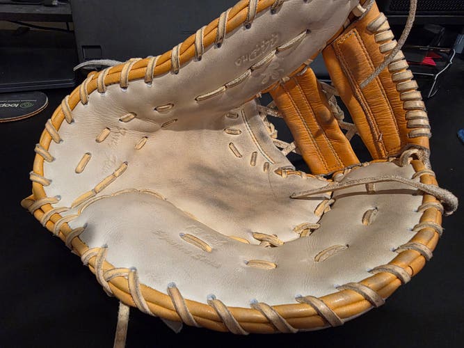 44 Pro RH First Base Signature Series Baseball Glove 13" (Used)