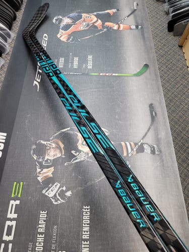 2 PACK | P92 | 77 Flex NEW! Senior Bauer Pulse Right Handed Hockey Stick (New)