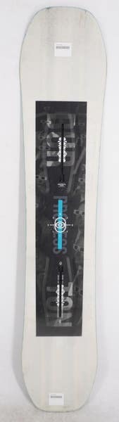 burton 130 cm snowboard Kids' Smalls - Blue The Burton Custom Smalls Snowboard is the ultimate platform for young riders chasing progress on every inch of the mountain Burton Custom Smalls Junior Snowboard