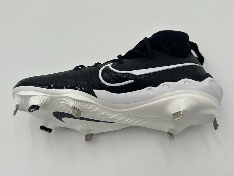 Nike Alpha Huarache NXT Black Metal Baseball Cleats Men display picture 2