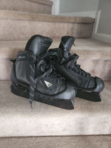 Graf DM1080 Hockey Goalie Skates Regular Width 9 (Used)