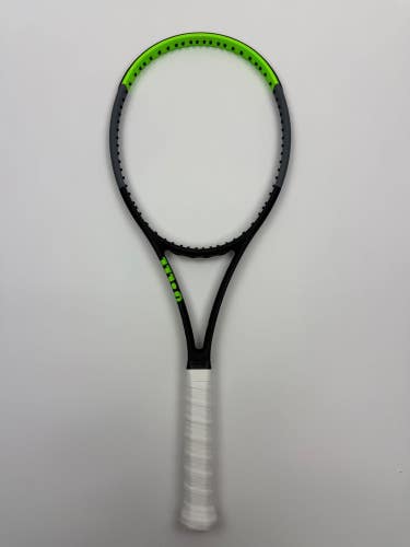 Wilson Blade 98 16x19 V7, 4 1/4 Very Good Condition