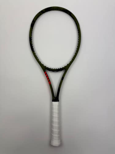 Wilson Blade 98L Camo Edition, 4 1/4 Excellent 9.5/10