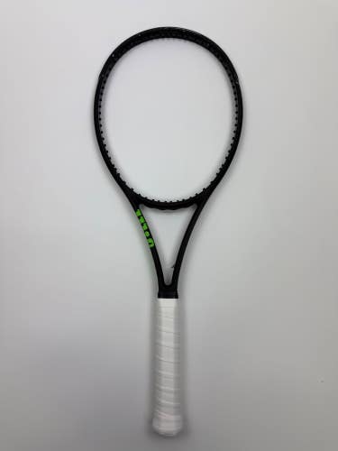 Wilson Blade 98 16x19 Countervail Black Edition, 4 3/8