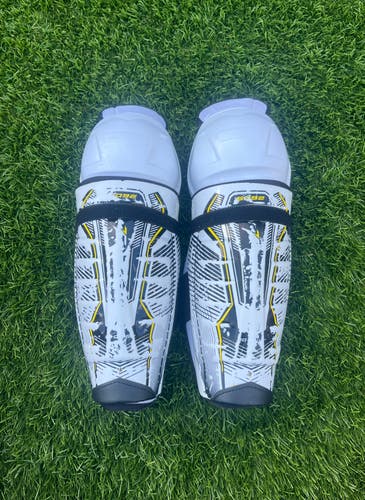 Jr. CCM Tacks 5092 12" Shin Pads (Used)