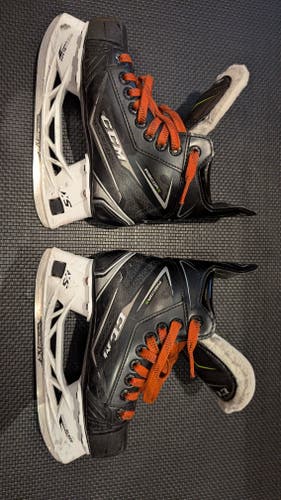 CCM Ribcor 76K Hockey Skates Regular Width Size 1 (Used)