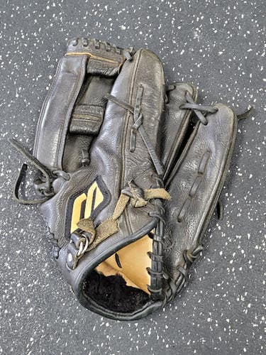 Used Mizuno MZT 1225 BB/SB Glove RH Throw Black 12 1/4" 11849-S000040017