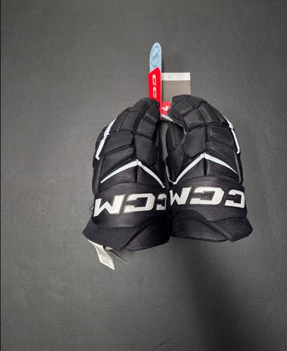 New Senior CCM Jetspeed FT8 Gloves 14" Black