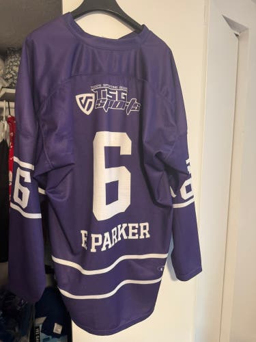 Game-worn NWHL DIFD Jersey - E. Parker #6