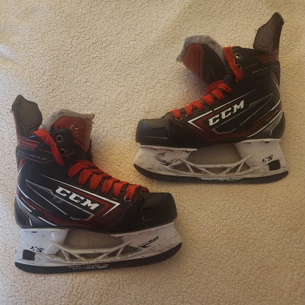 Black CCM JetSpeed XTra Pro Plus Hockey Skates Regular Width Size 4 (Used)