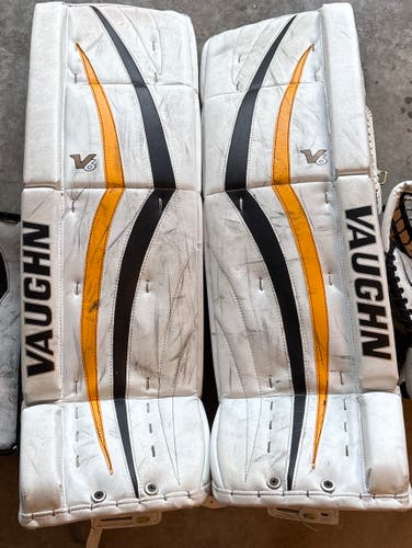 33+2” Vaughn Velocity V6 2200 Pro Goalie Leg Pads (Used)