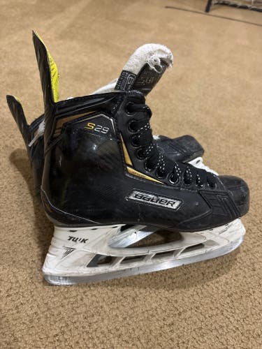 2018 Bauer Supreme S29 Hockey Skates Extra Wide Width Size 6 (Used)