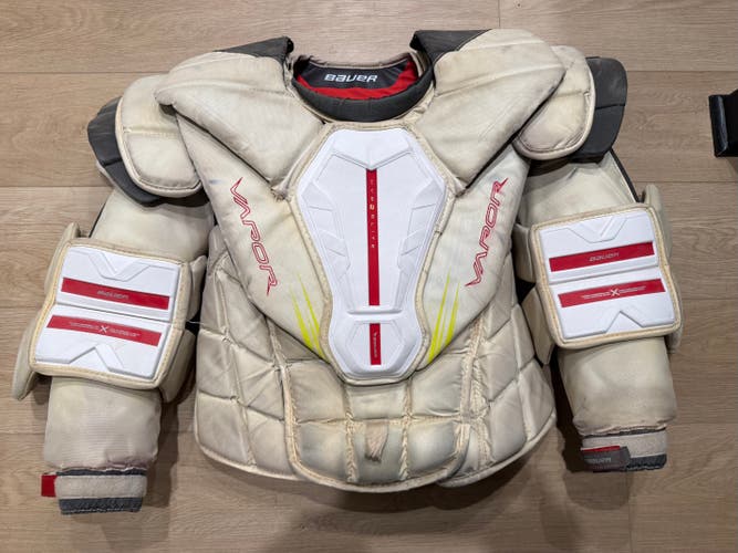 Large 2024 Bauer Hyperlite Goalie Chest Protector (Used)