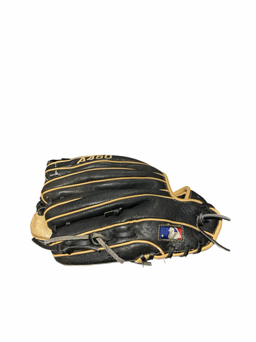 Used Wilson A450 GLOVE BB/SB Glove RH Throw Black 11 1/2" 11834-S000051485