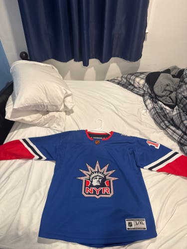 Artemi Panarin Reverse Retro 2 boys L/XL