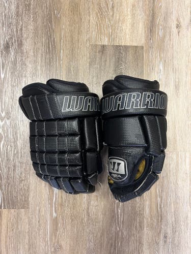 Warrior MIA Franchise Hockey Gloves 14" Black Carbon