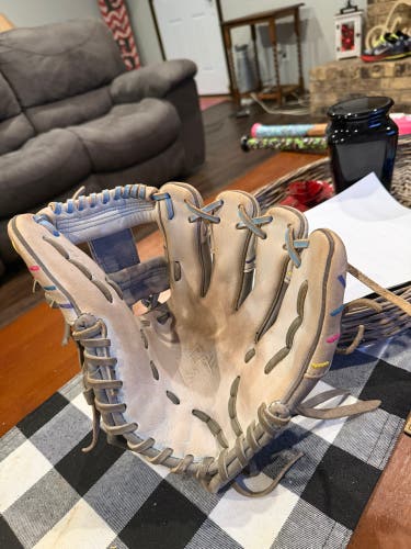 Turn2 Frosted Glove 11.5" (Used)