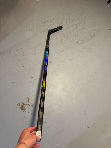 BRAND NEW* CCM TRIGGER 10 PRO 75 FLEX P28+1/4 RH SENIOR STICK