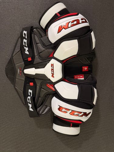 Extra Large Senior CCM JetSpeed FT4 Pro Shoulder Pads Pro Stock (New)