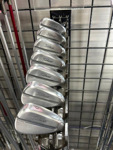 Used Titleist T250 Mens Iron Set RH 4I-PW 11337-S000487138