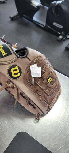 Used Wilson 12.75 BB/SB Glove RH Throw None 12 3/4" 11497-S000158031