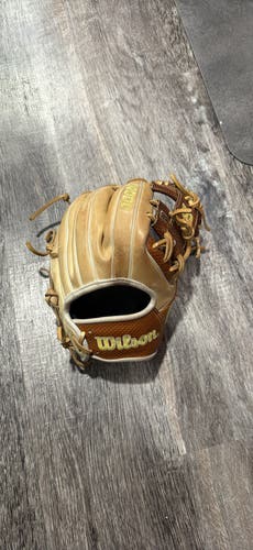 2022 Wilson A2000 RH Infield Baseball Glove 11.5" (Used)
