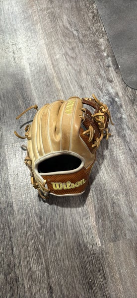 2022 Wilson A2000 RH Infield Baseball Glove 11.5" (Used)