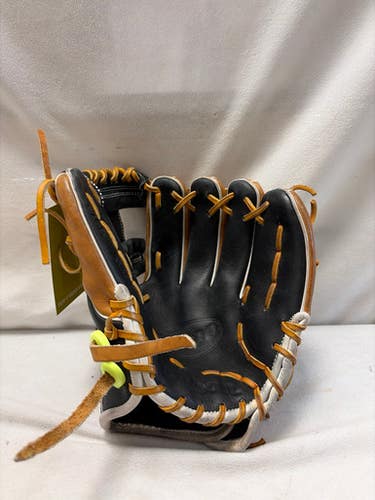 Used Wilson A2000 BB/SB Glove RH Throw Brown 11 1/4" 11490-S000273570