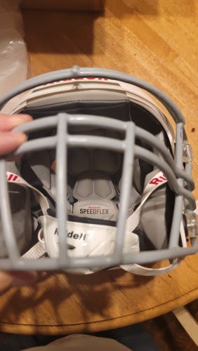 Youth Medium Riddell SpeedFlex Helmet (Used)