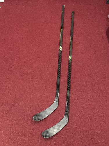 2 pack  Warrior Alpha LX3 Right Handed Hockey Stick W28 95 Flex (New) Item#PSW2844