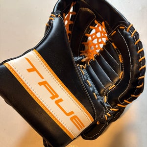 2025 True L87 Intermediate Goalie Glove (Unused-New)