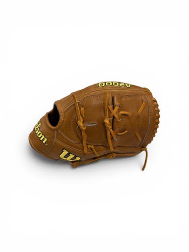 Pitcher's RH Wilson A2000 B2 Baseball Glove 12" (New)