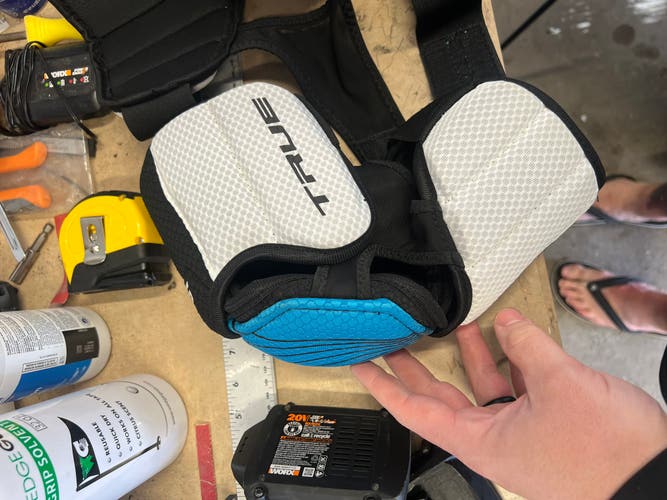 Senior Extra Large True AX5 Elbow Pads (Used)