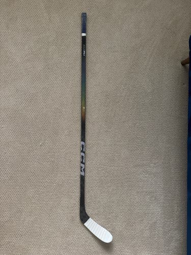 Pro Player Stock Senior CCM JetSpeed FT8 Pro Left Hand Hockey Stick P28 75 Flex (Used)