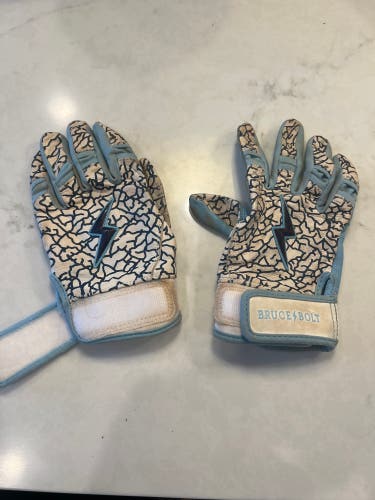 Bruce Bolt Youth Medium Batting Gloves – Blue/White Short Cuff (Used) – Sold As Is