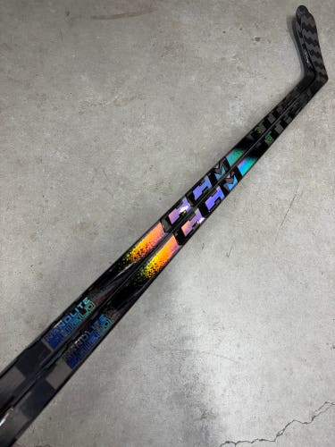 2 PACK 90 Flex P28 Senior CCM Trigger 10 Pro Left Hand Hockey Stick (New) Pro Stock