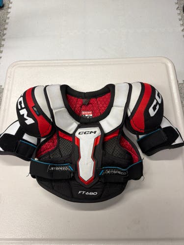 Men's Small Junior CCM JetSpeed FT680 Shoulder Pads (Used)