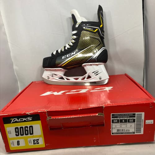 New Intermediate CCM Extra Wide Width  6 Tacks 9060 Hockey Skates
