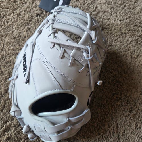 Worth RH Freedom Series Slowpitch Softball Glove 13" (New)