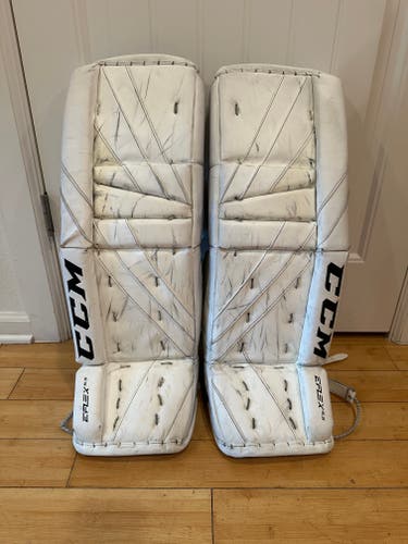 28" 2021 CCM Extreme Flex 5.5 Goalie Leg Pads (Used)
