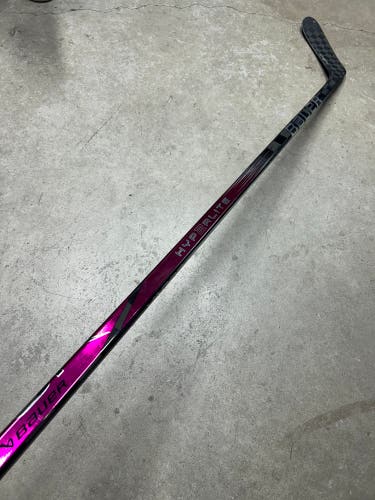 107 Flex P28M Senior Bauer Vapor Hyperlite2 Left Hand Hockey Stick (New) Pro Stock
