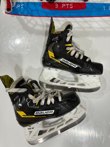 Bauer Supreme Matrix Hockey Skates Regular Width Size 1.5 (Used)