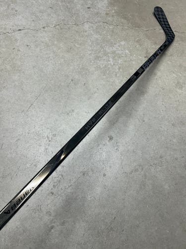 77 Flex P92 Senior Bauer Vapor Hyperlite2 Left Hand Hockey Stick (New) Pro Stock