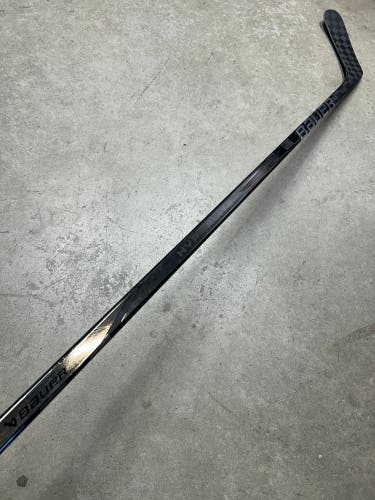 77 Flex P92 Senior Bauer Vapor Hyperlite2 Left Hand Hockey Stick (New) Pro Stock